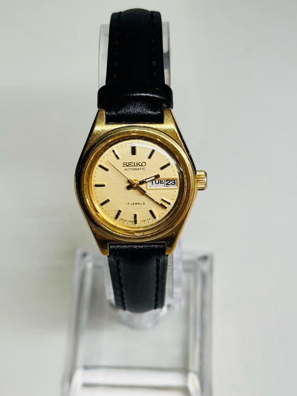 Vintage Seiko Automatic Women’s Watch Gold Tone Gold Dial Day Date 24mm Runs
